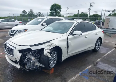 2016 Infiniti Q50 2.0T Base/2.0T Premium z USA, uszkodzony, nr VIN JN1CV7AP9GM203090